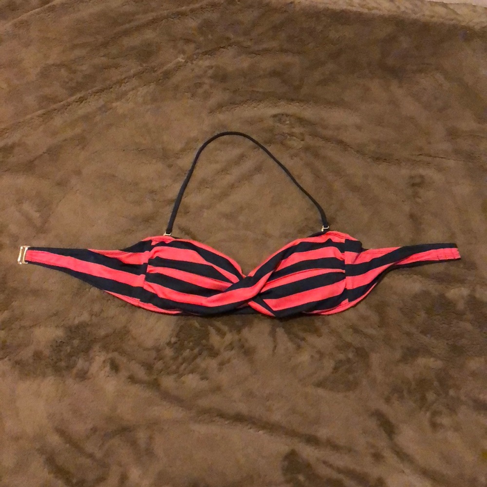 Bathing suit top 👙